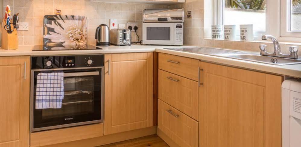 Ellingham Self-Catering Cottages Saint Peter Port Ngoại thất bức ảnh